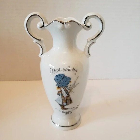 Vintage Holly Hobbie Silver Trimmed Porcelain Pitcher/Bowl/Bud Vase Set . - Picture 10 of 16